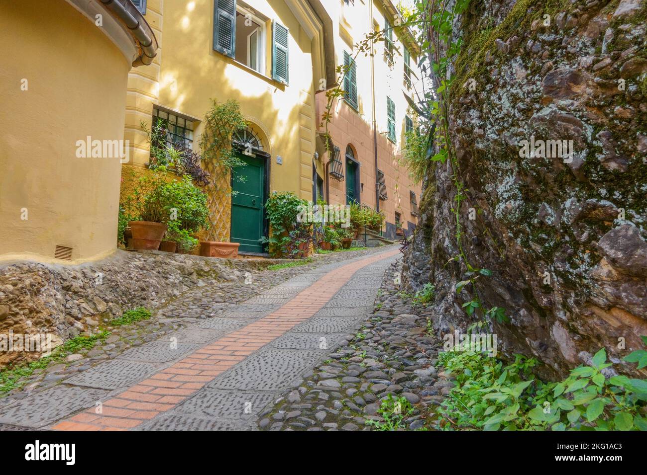 Salita S Giorgio, la montée pavée à la Chiesa di San Giorgio, Portofino Nord de l'Italie. Septembre 2022 Banque D'Images