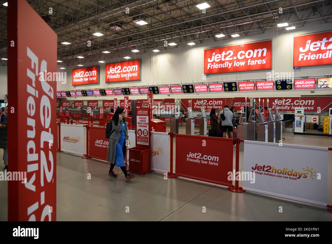 Jet2 vols à bas prix Bureau d'enregistrement à l'aéroport de Birmingham, Angleterre, Royaume-Uni Banque D'Images