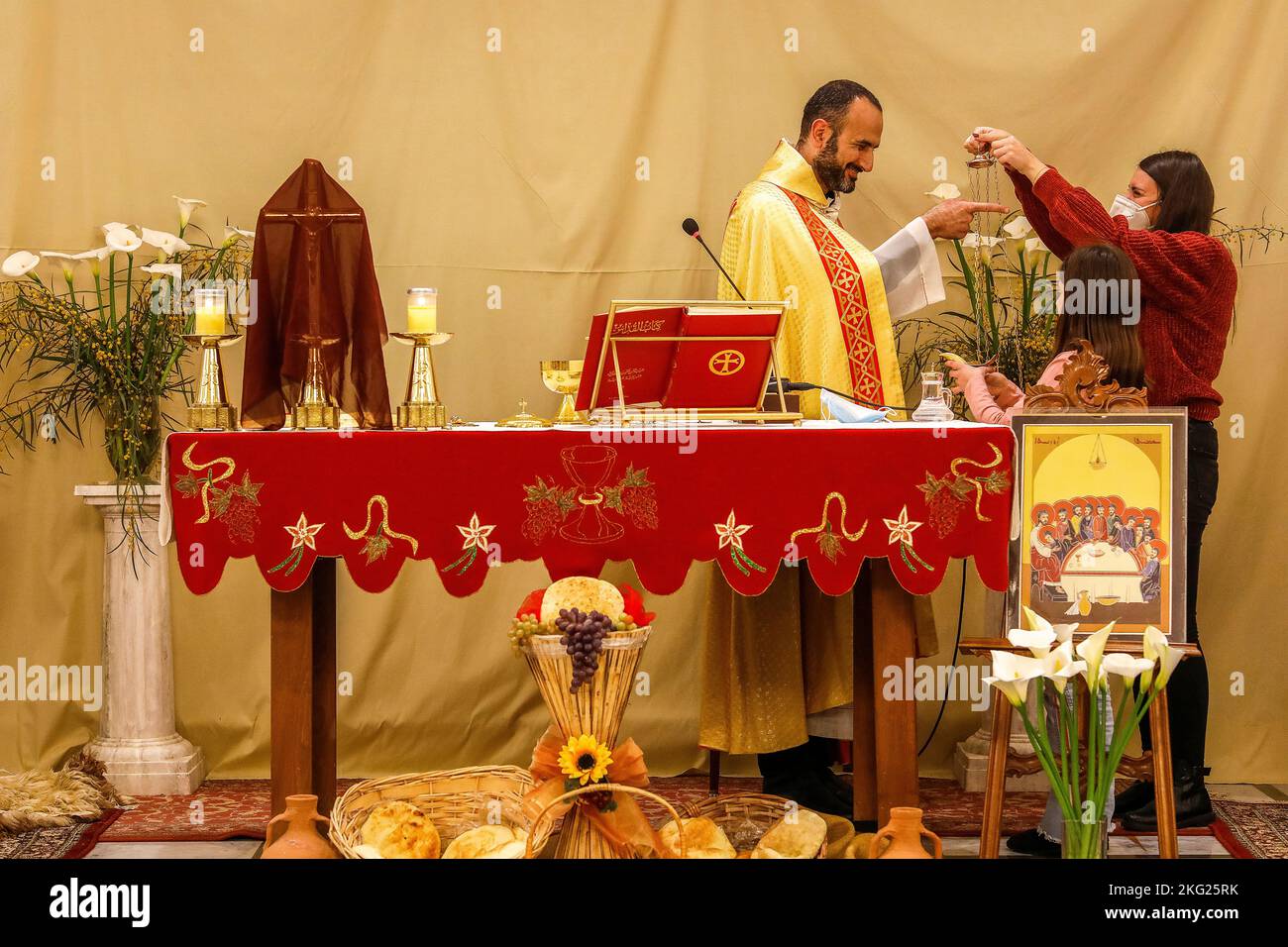 Célébration du jeudi Maundy dans notre église notre-Dame maronite, Houmal, Liban Banque D'Images