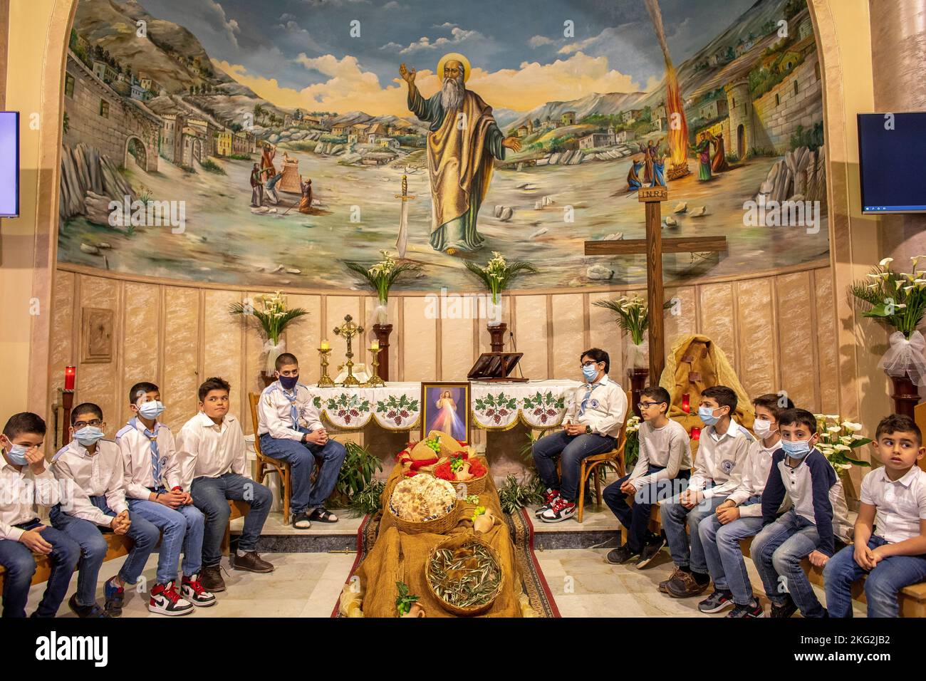 Célébration du jeudi Maundy à l'église maronite St Elias, Bdadoun, Liban Banque D'Images
