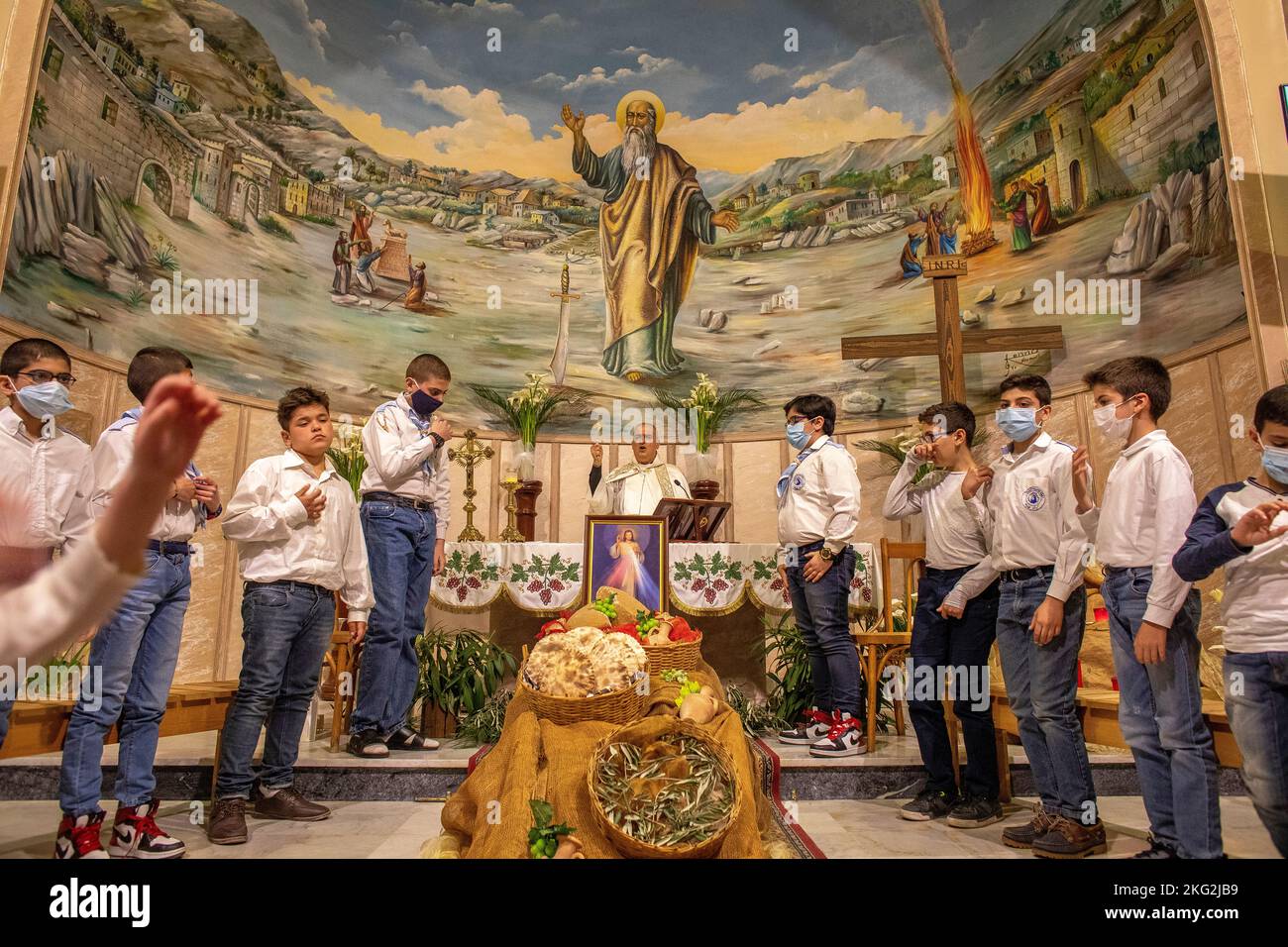 Célébration du jeudi Maundy à l'église maronite St Elias, Bdadoun, Liban Banque D'Images
