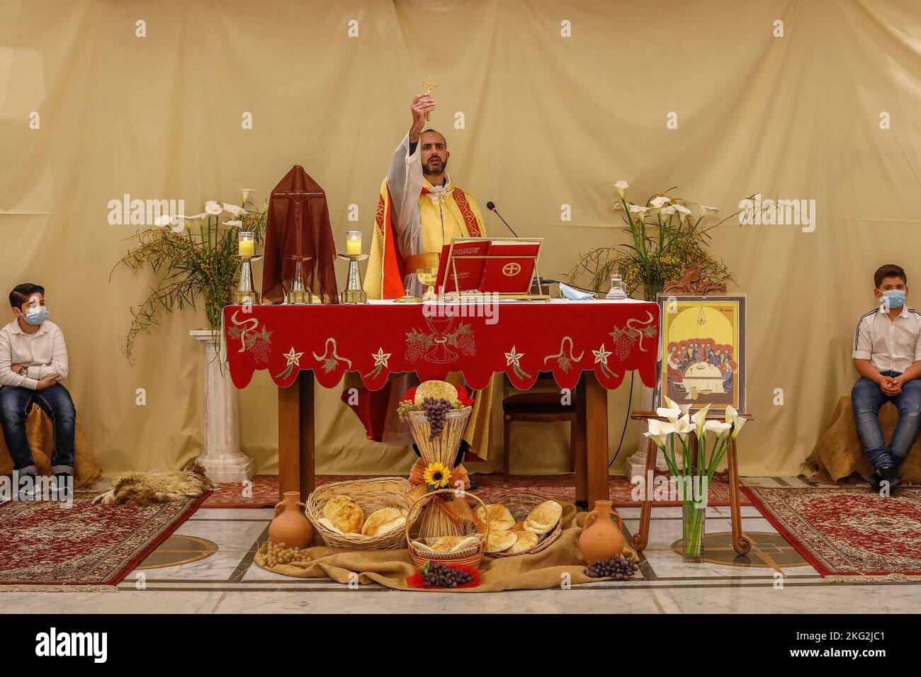 Célébration du jeudi Maundy dans notre église notre-Dame maronite, Houmal, Liban Banque D'Images