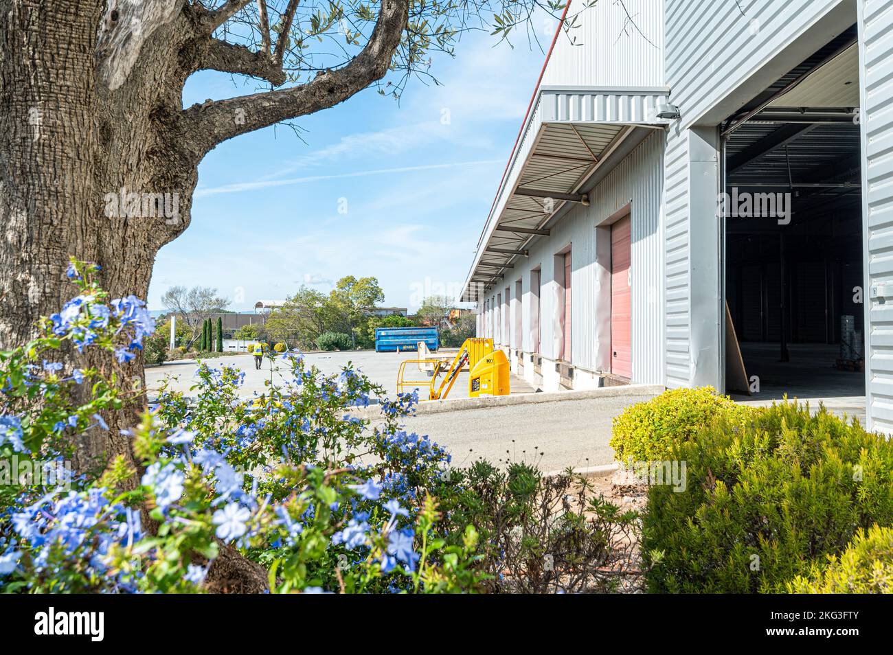 Prise de vue en perspective de l'extérieur de la zone d'usine Banque D'Images