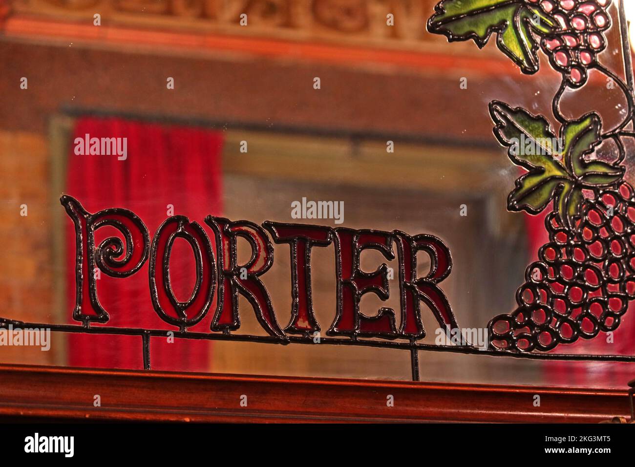 The Marble Arch Inn, 73 Rochdale Rd, Manchester, Angleterre, Royaume-Uni, M4 4HY - Porters Banque D'Images