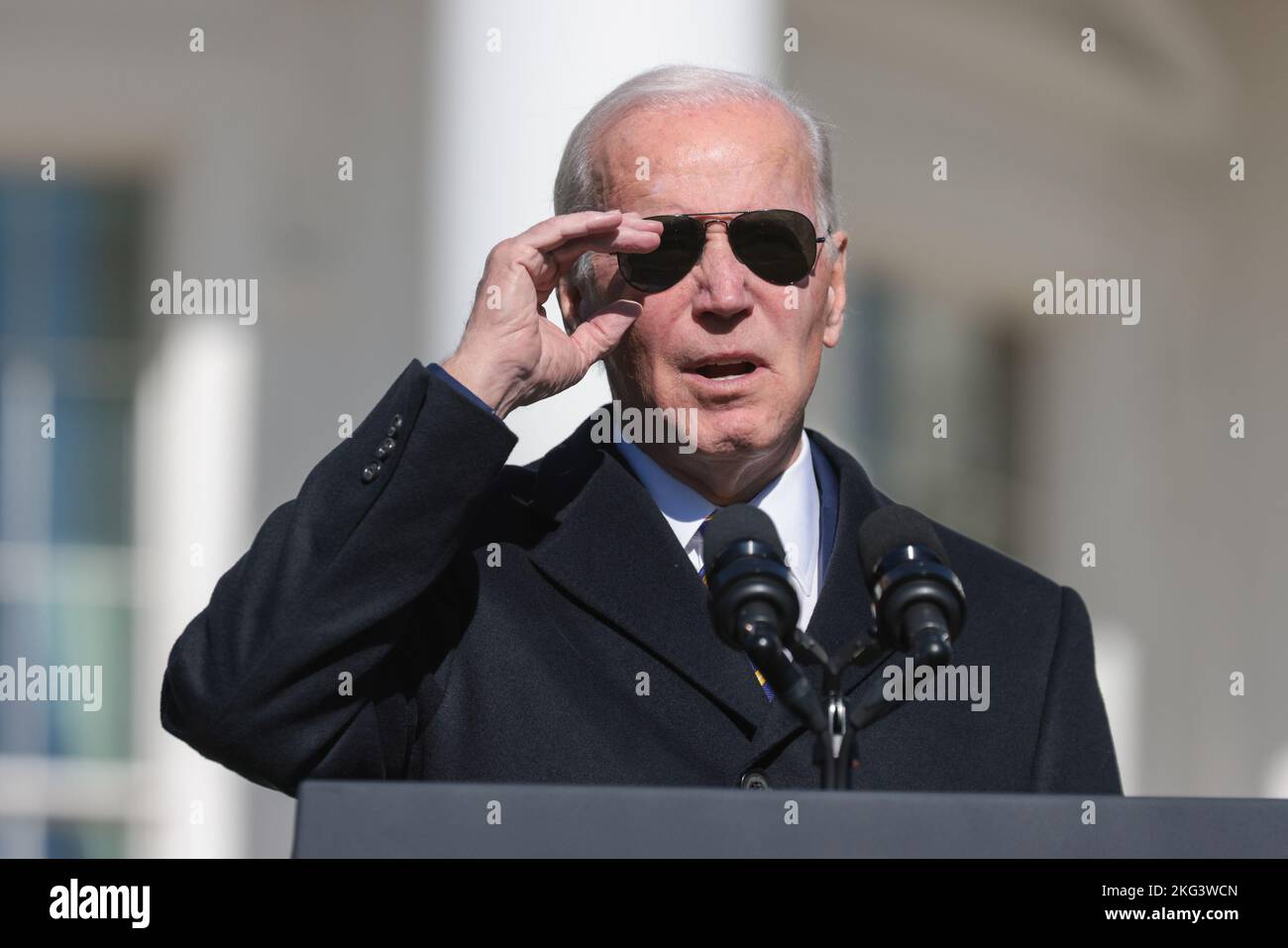 Washington, États-Unis. 21st novembre 2022. Le président Joe Biden parle lors d'un événement où il va gracier les dindes de l'action de grâce nationale lundi, 21 novembre 2022, sur la pelouse sud de la Maison Blanche à Washington, DC. Les deux dindes sont de Caroline du Nord et leurs noms sont 'Chocolate' et 'Chip'. Photo d'Oliver Contreras/UPI crédit: UPI/Alay Live News Banque D'Images