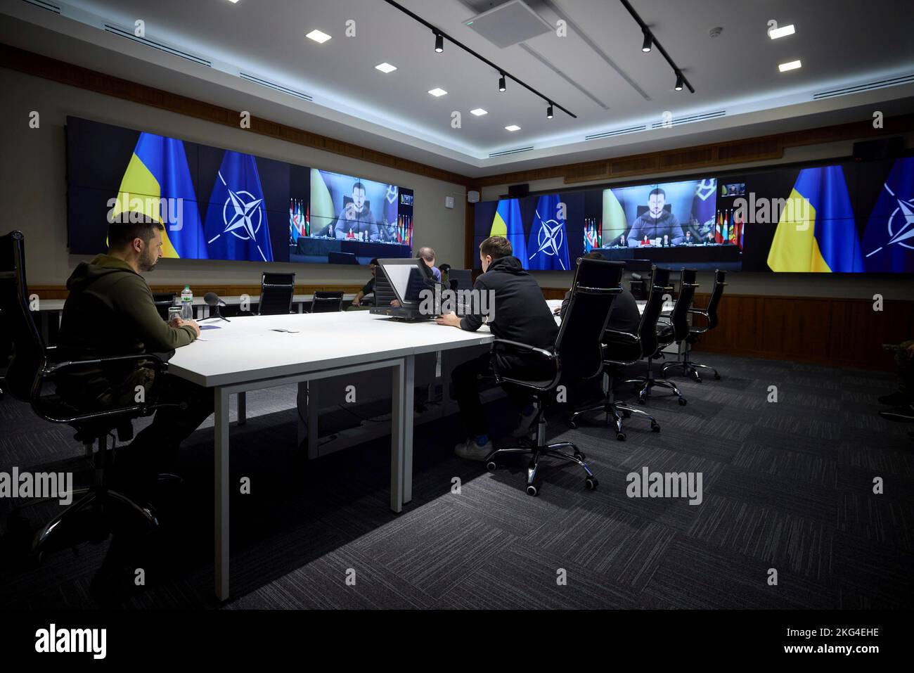 Kiev, Ukraine. 21st novembre 2022. Le président ukrainien Volodymyr Zelenskyy prononce un discours par liaison vidéo à la session annuelle de l’Assemblée parlementaire de l’OTAN depuis le palais Mariyinsky, 21 novembre 2022, à Kiev, en Ukraine. Credit: Présidence de l'Ukraine/Bureau de presse présidentiel ukrainien/Alamy Live News Banque D'Images