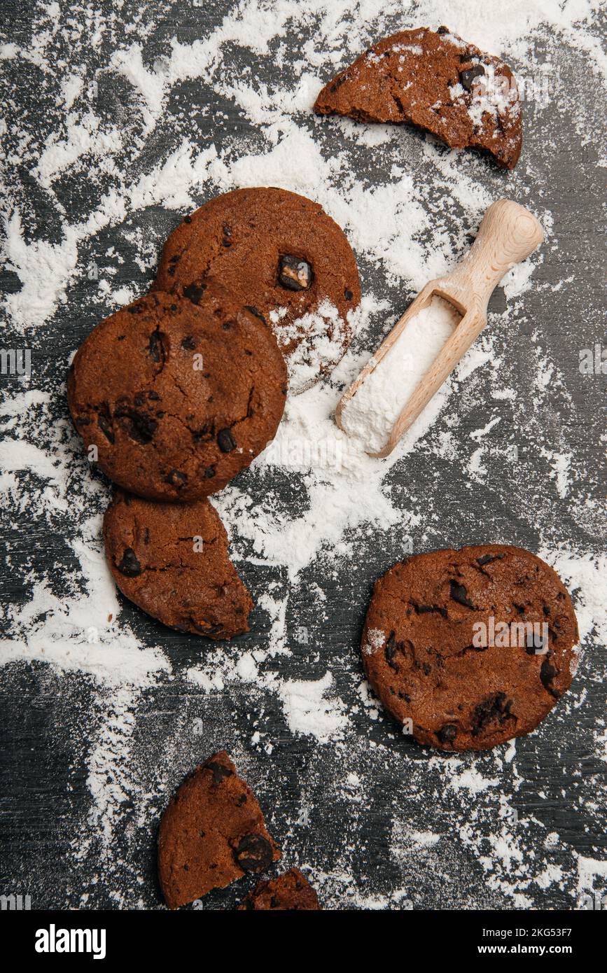 Biscuits au chocolat. Biscuits frais. Banque D'Images