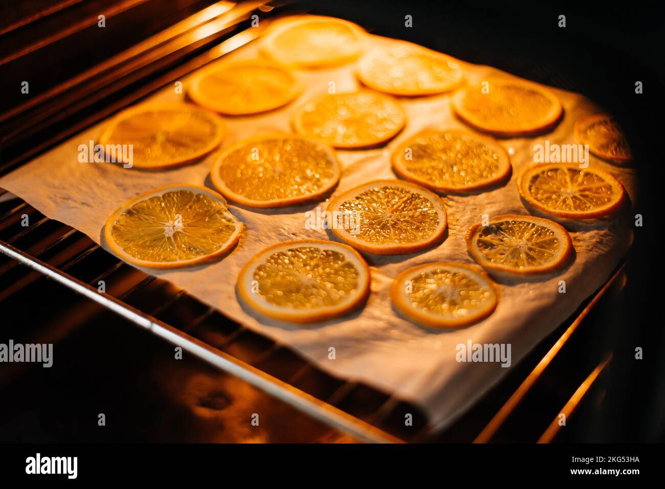 Orange séché au four. L'orange est séchée au four. Banque D'Images