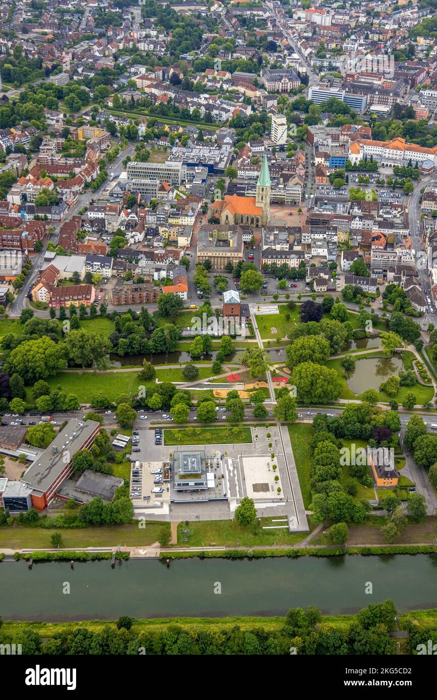 Vue aérienne, nouveau centre de sports nautiques à l'Adenauerallee ainsi que l'axe visuel avec Nordringpark et evang. Pauluskirche, centre, Hamm, région de Ruhr, N Banque D'Images