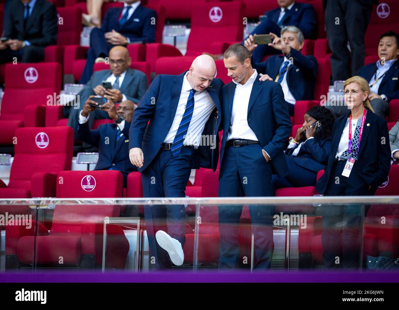 Doha, Qatar. 21st novembre 2022. Giovanni Infantino, président de la FIFA (L) Aleksander Ceferin, président de l'UEFA Angleterre - Iran coupe du monde 2022 au Qatar 21.11.202 Banque D'Images