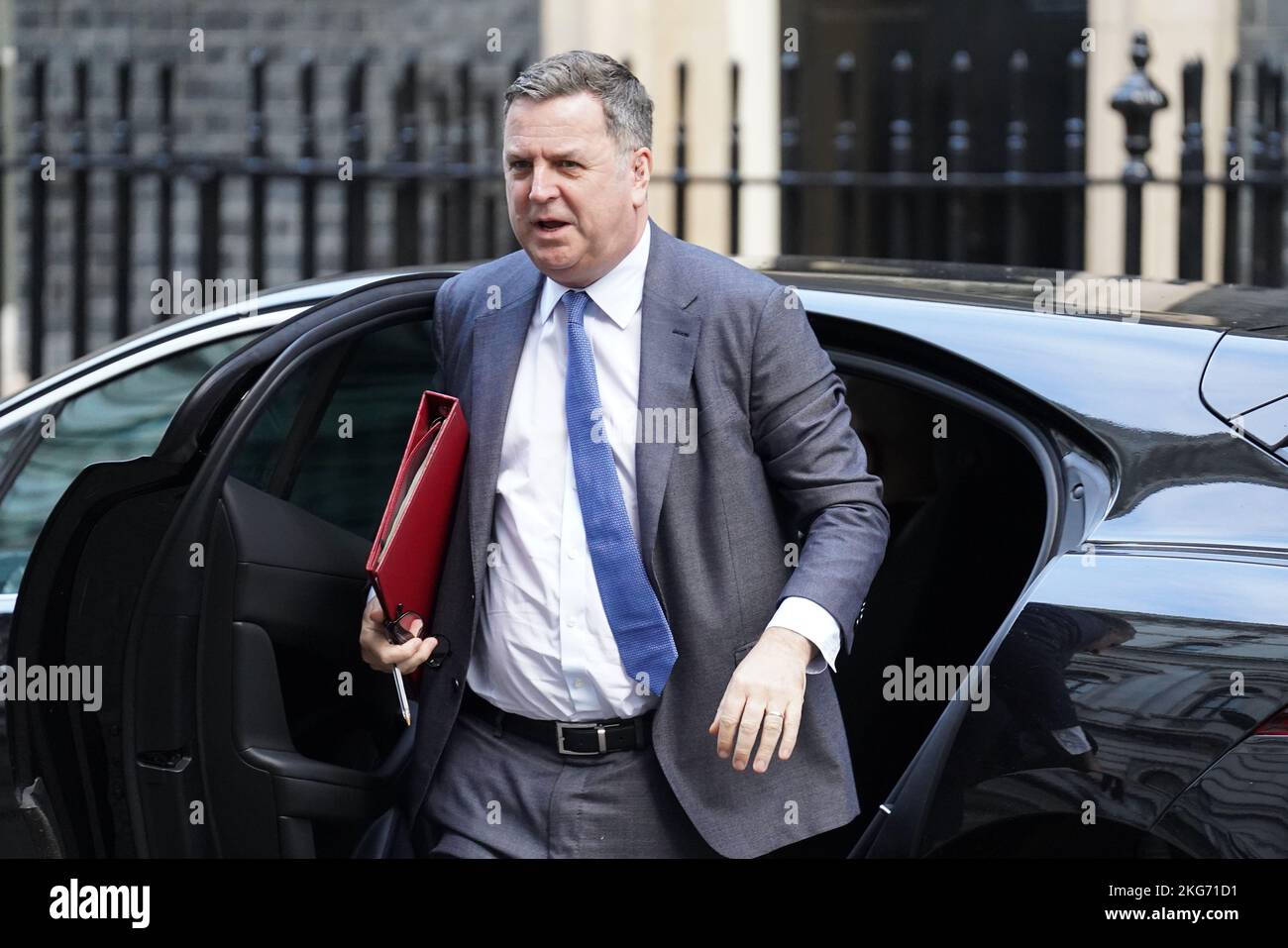 Le secrétaire au travail et aux pensions, Mel Stride, arrive à Downing Street, à Londres, avant une réunion du Cabinet. Date de la photo: Mardi 22 novembre 2022. Banque D'Images