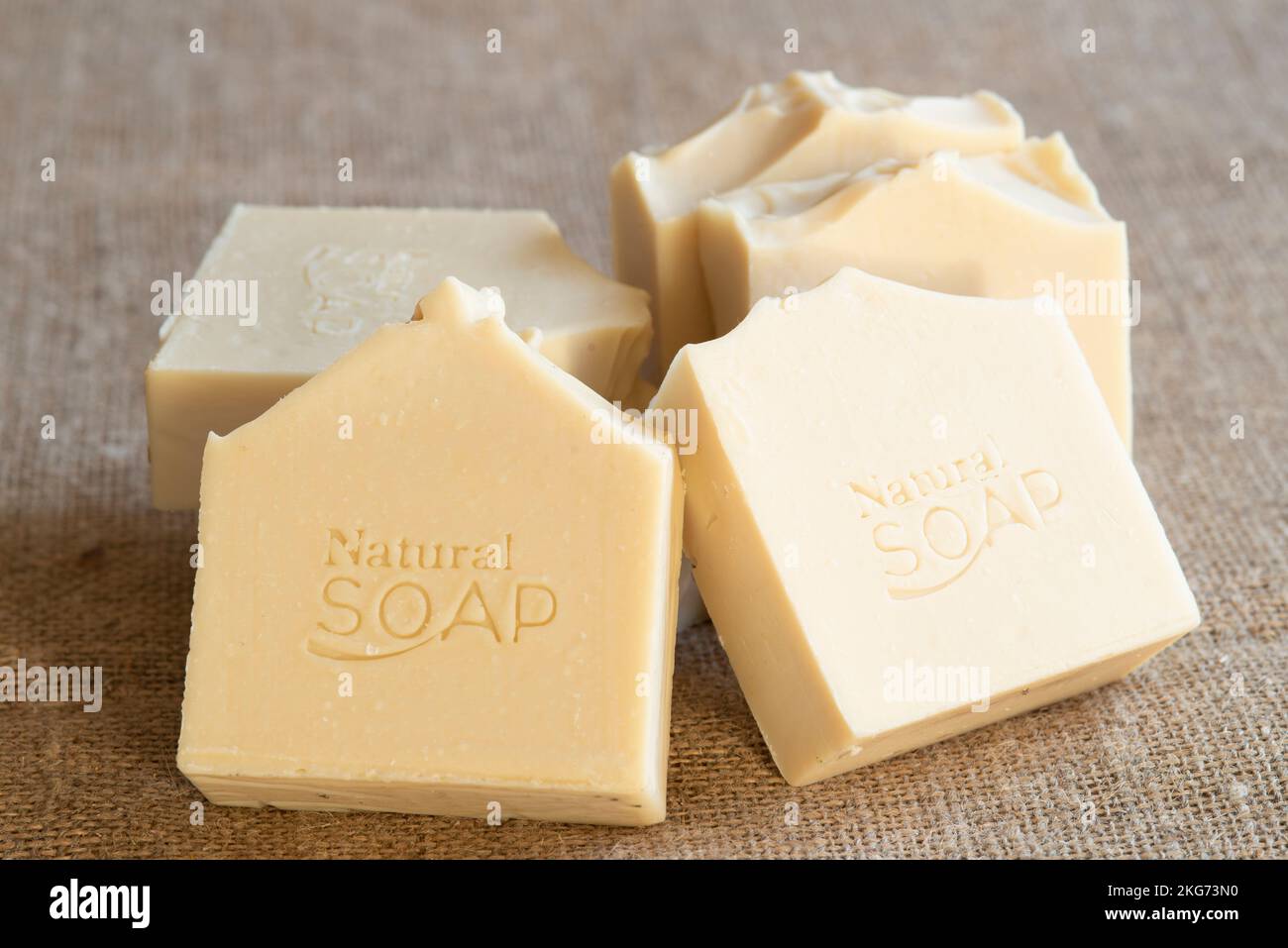 Savon à l'huile d'olive adapté aux personnes souffrant de problèmes de peau. Nourrit la peau douce et humide. Banque D'Images