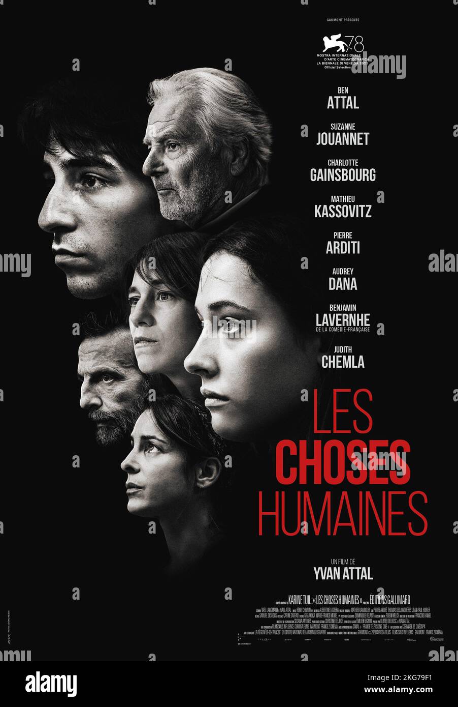 Les choses humaines année : 2021 France Directeur : Yvan Attal Suzanne Jouannet, Ben Attal, Pierre Arditi, Charlotte Gainsbourg, Mathieu Kassovitz, Audrey Dana affiche française Banque D'Images