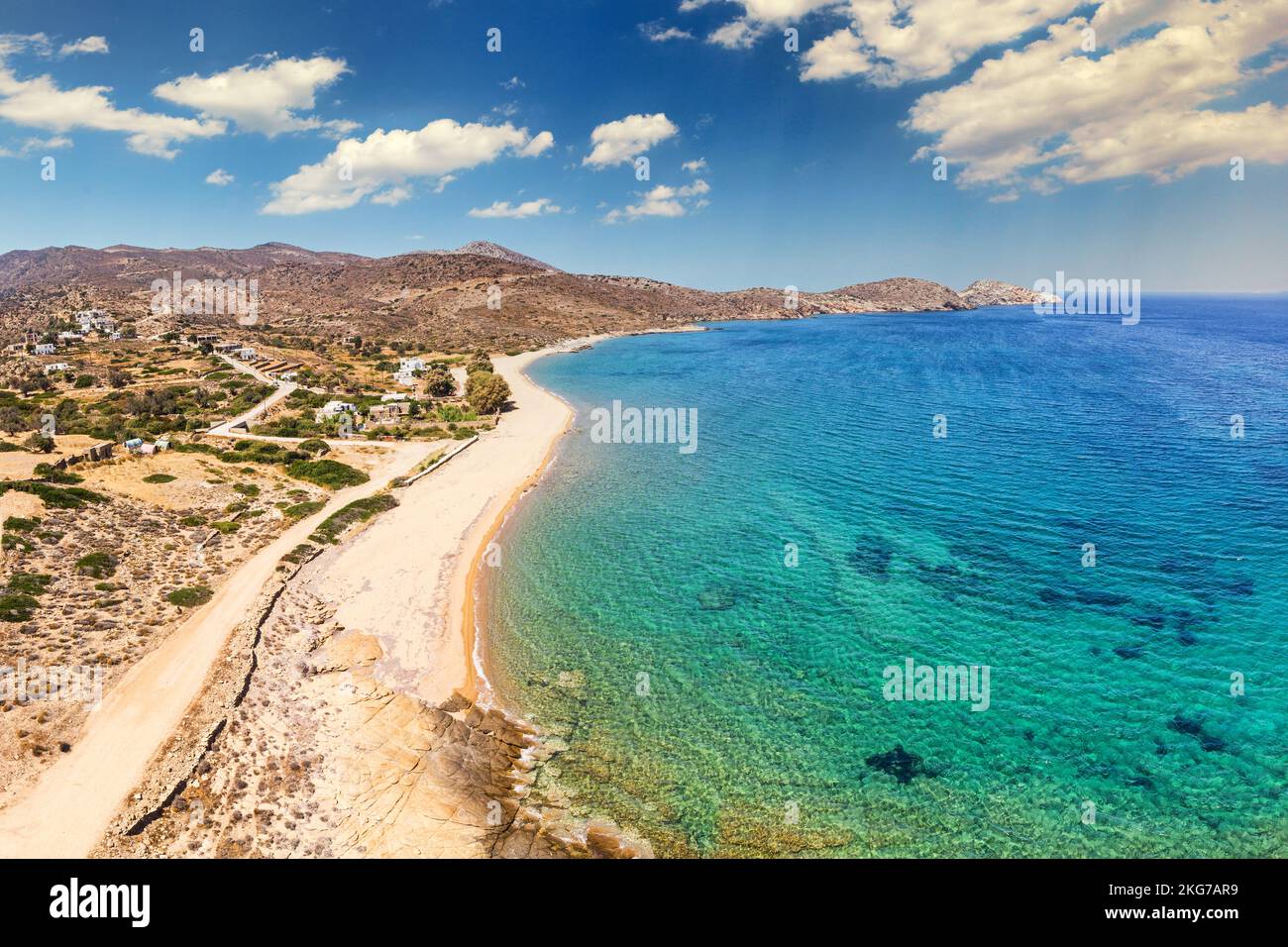 La plage de sable de Psathi dans l'île d'iOS, Grèce Banque D'Images