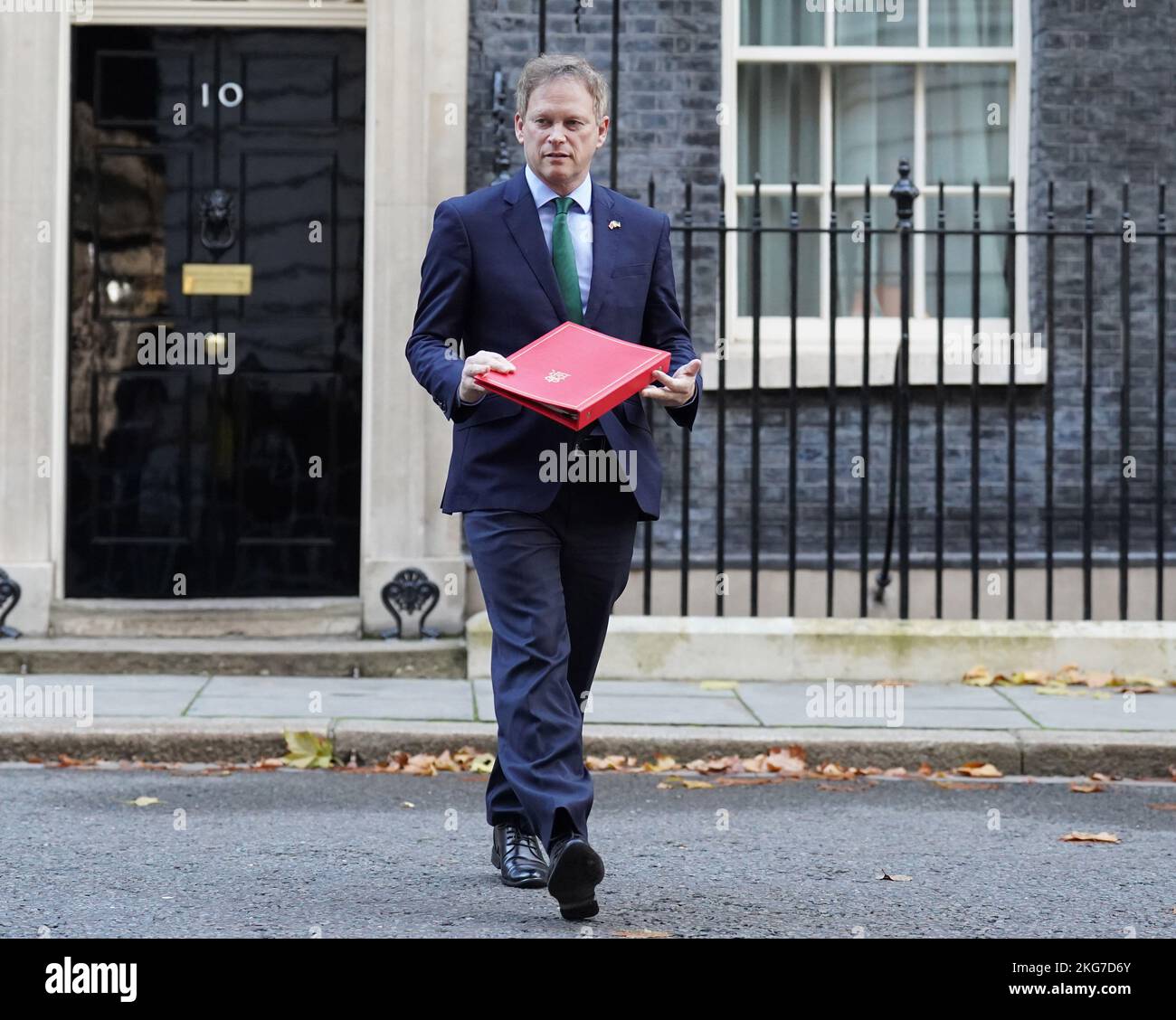 Le secrétaire d'entreprise Grant Shapps quitte le 10 Downing Street, Londres, à la suite d'une réunion du Cabinet. Date de la photo: Mardi 22 novembre 2022. Banque D'Images