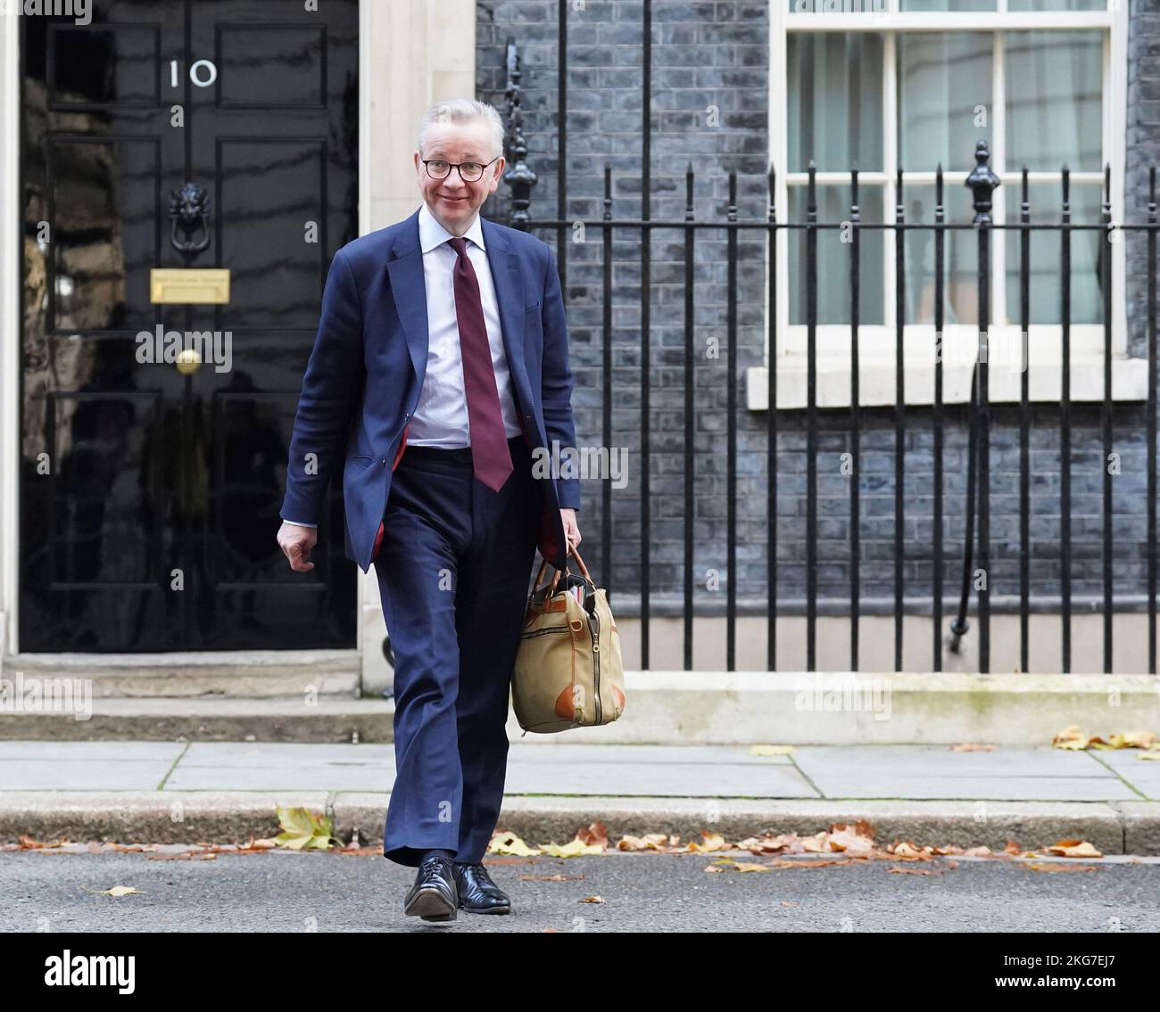 Michael Gove, ministre de la mise à niveau, du logement et des collectivités, quitte le 10 Downing Street, Londres, à la suite d'une réunion du Cabinet. Date de la photo: Mardi 22 novembre 2022. Banque D'Images