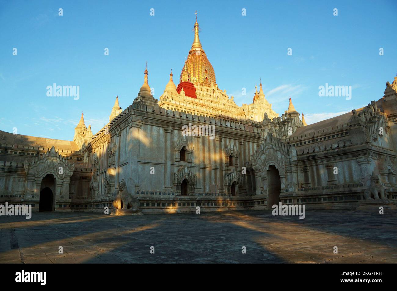 Temple Ananda, temple bouddhiste de l'ancienne ville de Bagan, site classé au patrimoine mondial de l'UNESCO en Birmanie Banque D'Images