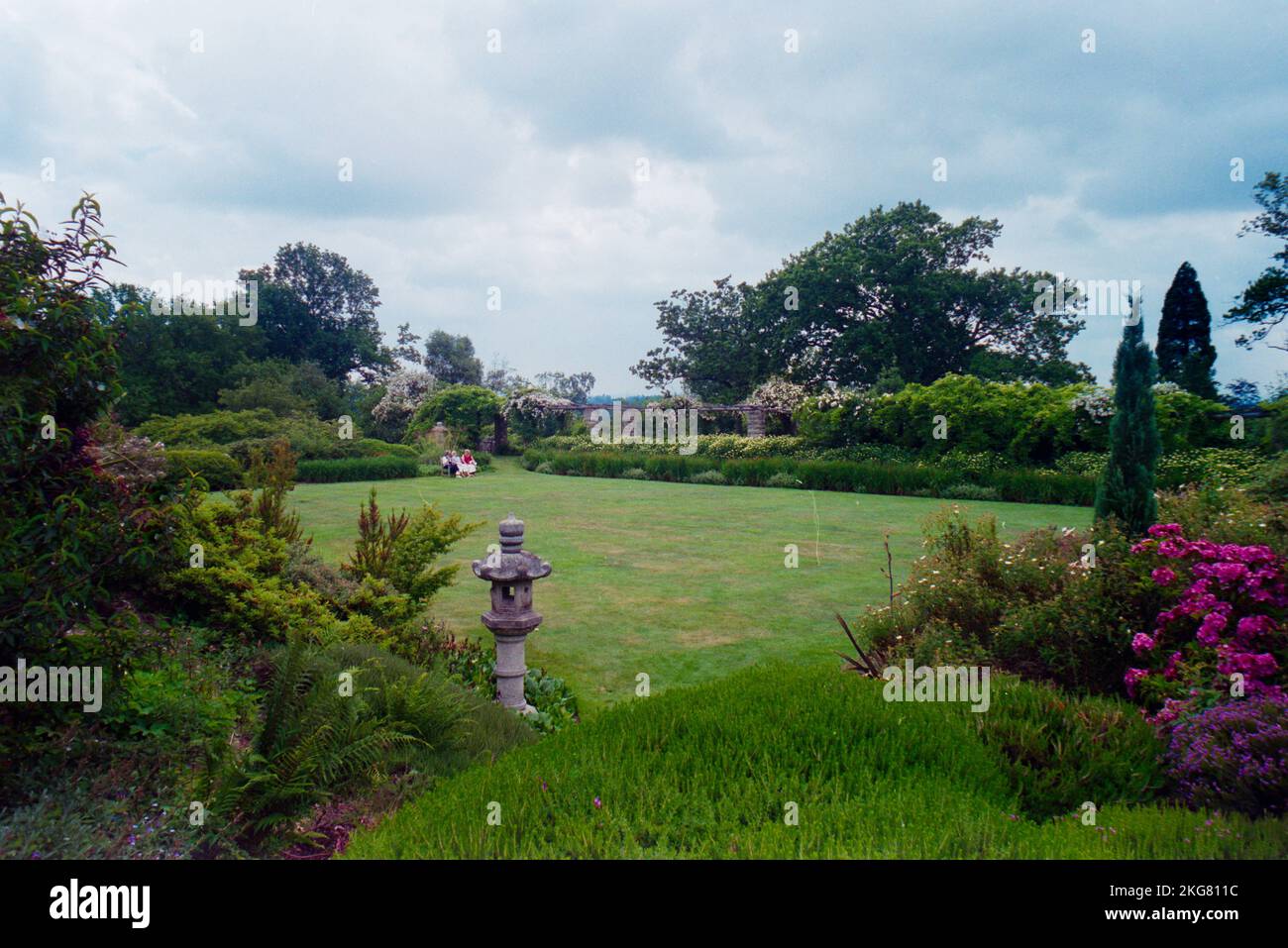 Jardins de Nymans dans West Sussex. Un bien de la National Trust, tourné sur film en 1990s. Banque D'Images