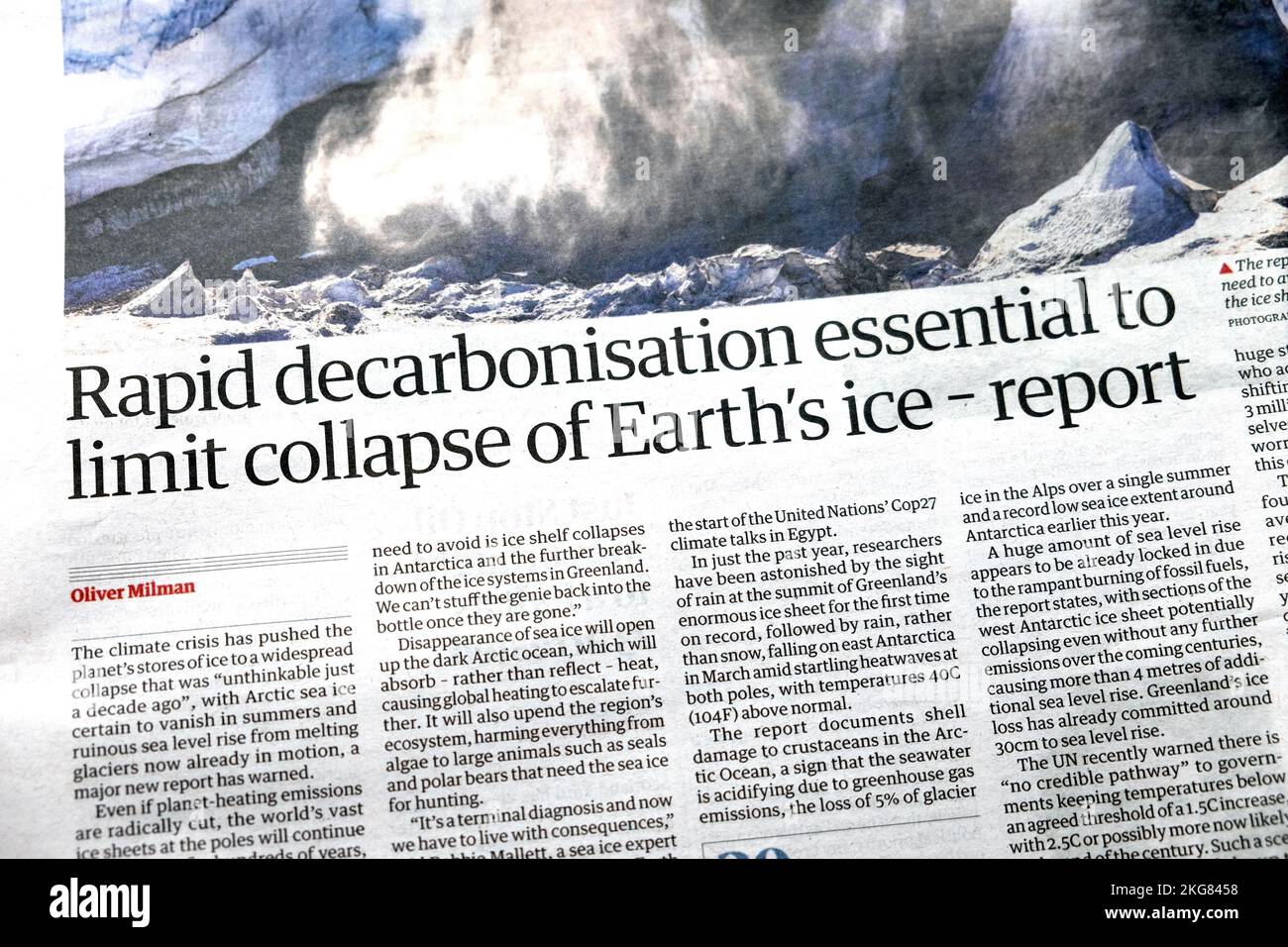 "La décarbonisation rapide essentielle pour limiter l'effondrement de la glace de la Terre - rapport" le journal Guardian titre crise climatique article 8 novembre 2022 Royaume-Uni Banque D'Images