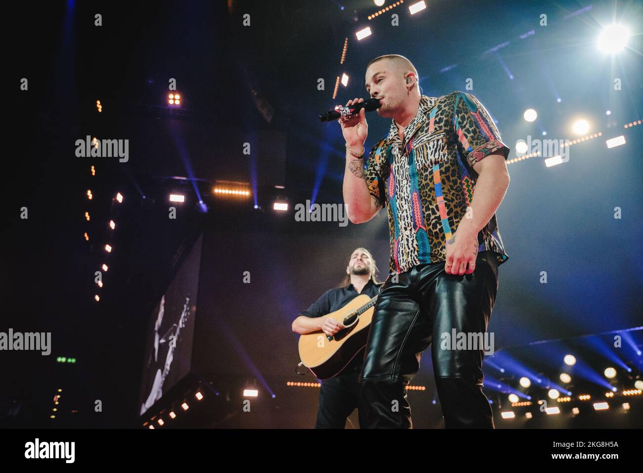 Zurich, Suisse. 18th, novembre 2022. Le chanteur suisse de pop latine Loco Escrito se produit en direct pendant la nuit Energy Star 2022 à l'Hallenstadion de Zurich. (Crédit photo: Gonzales photo - Tilman Jentzsch). Banque D'Images