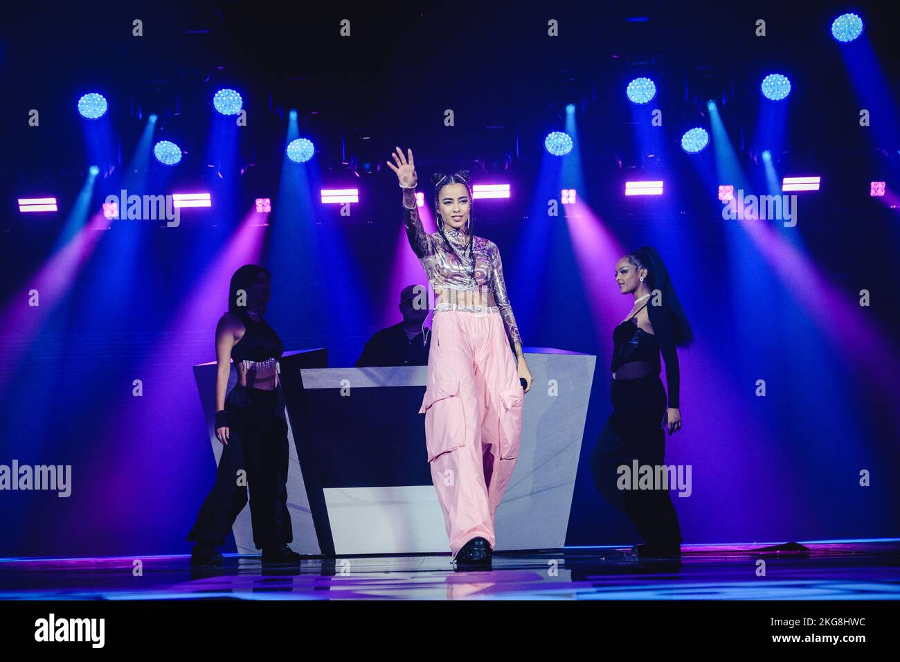 Zurich, Suisse. 18th, novembre 2022. La chanteuse suisse Naomi Lareine se produit en direct pendant la nuit Energy Star 2022 à l'Hallenstadion de Zurich. (Crédit photo: Gonzales photo - Tilman Jentzsch). Banque D'Images