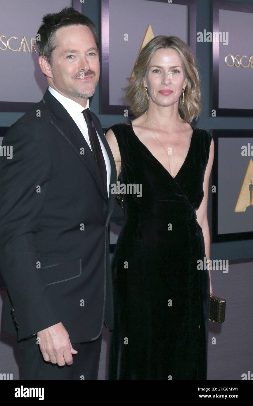 LOS ANGELES - 19 NOVEMBRE : Scott Cooper, Jocelyn Cooper, aux Governors Awards 13th à l'hôtel Fairmont Century Plaza sur 19 novembre 2022 à Century City, Californie (photo de Katrina Jordan/Sipa USA) Banque D'Images
