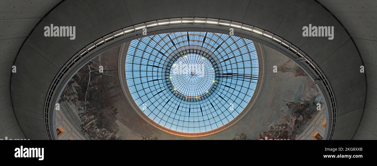 Toit bombé depuis le niveau inférieur. Bourse de Commerce, Paris, France. Architecte: Tadao Ando , 2021. Banque D'Images