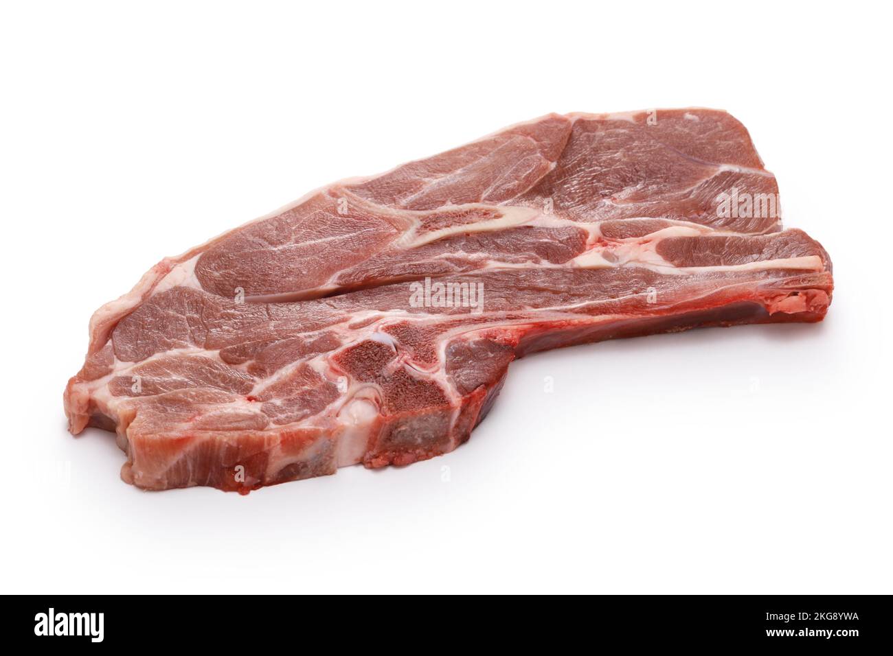 côtelettes d'épaule d'agneau brutes isolées sur fond blanc Banque D'Images