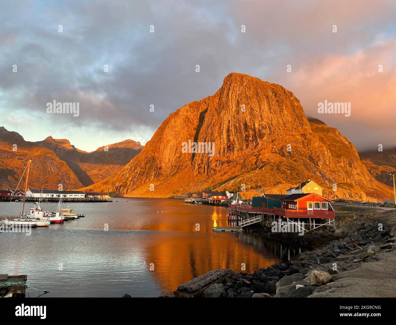 Ville de Reine le matin à Reine, Lofoten Banque D'Images