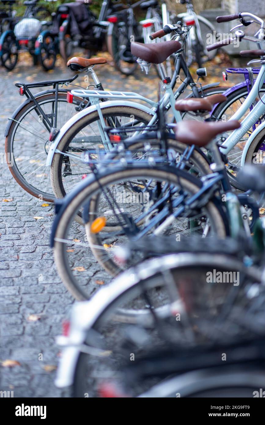 Vélos garés en Belgique Banque D'Images