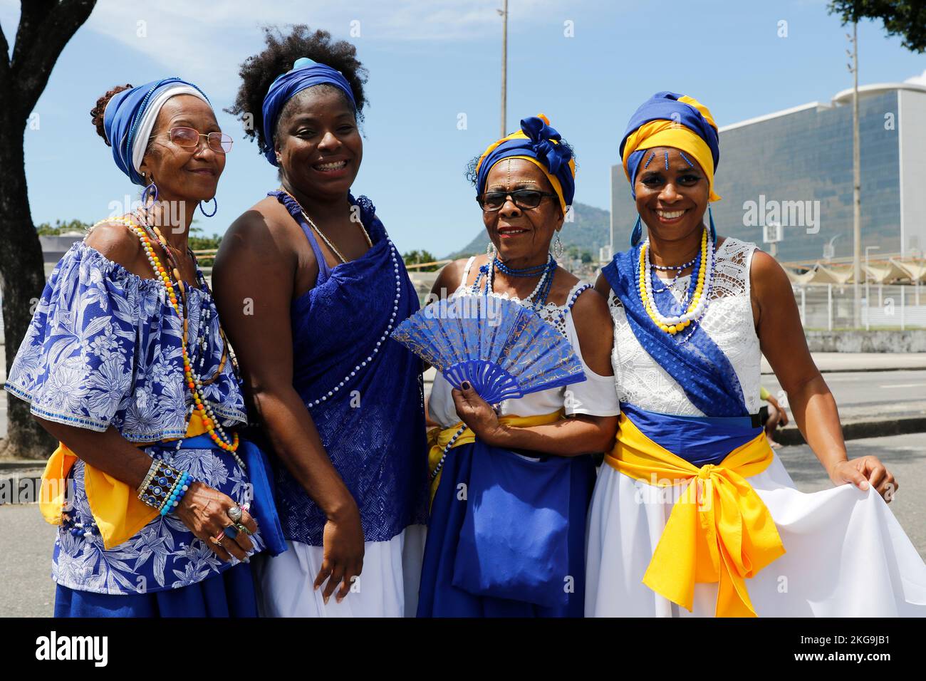 La femme du mouvement noir participe à la célébration de la Journée brésilienne de sensibilisation aux Noirs au monument de Zumbi dos Palmares avec de la musique candombrée Banque D'Images