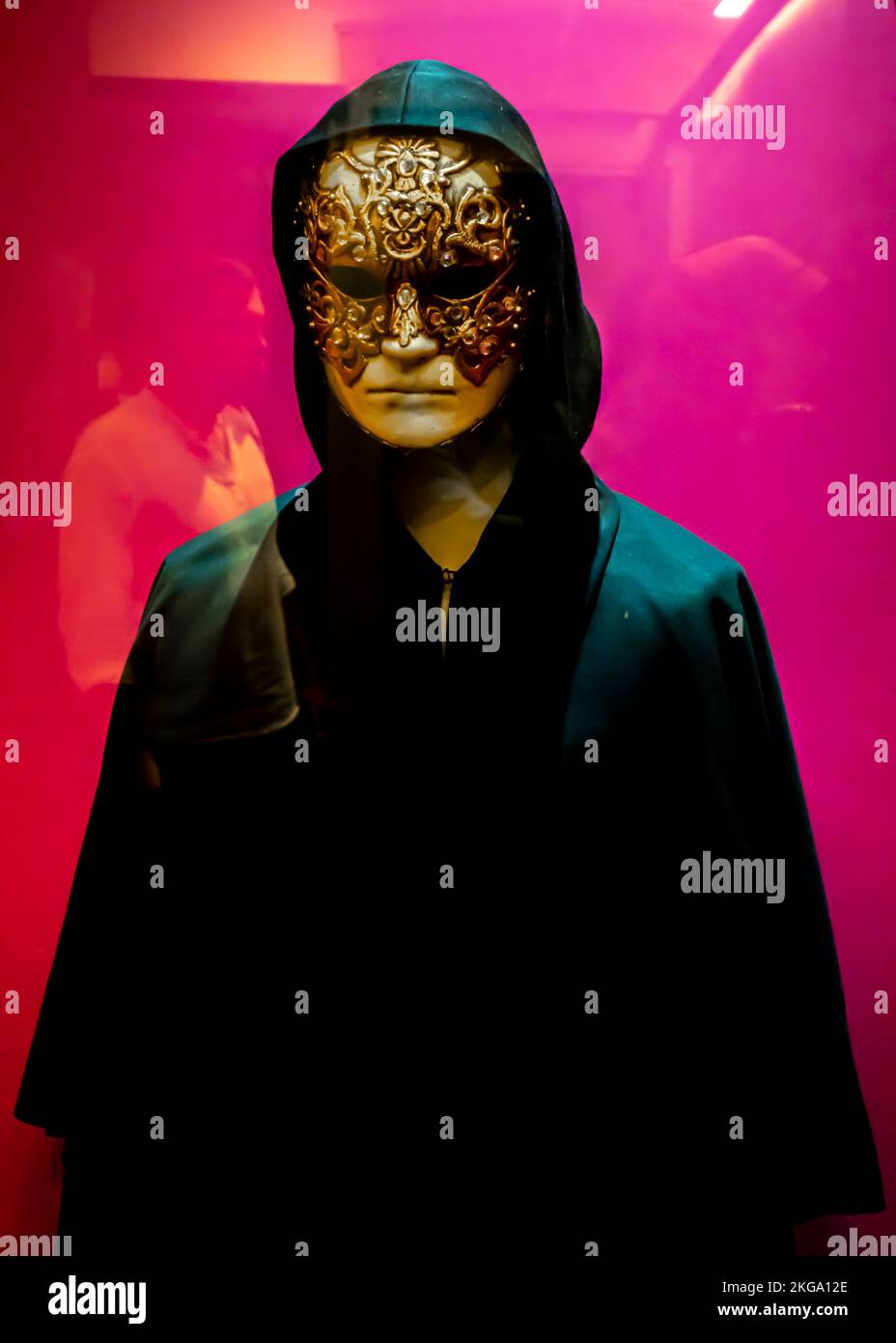 Masque et mannequin, cloak du film yeux grand fermés, 1999 Banque D'Images