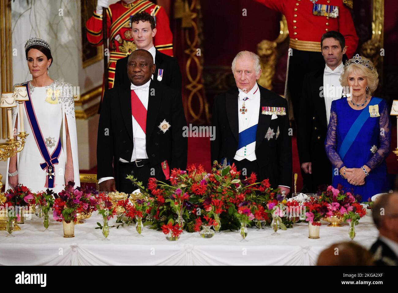 (De gauche à droite) la princesse de Galles, le président Cyril Ramaphosa d'Afrique du Sud, le roi Charles III et la reine Consort, se tiennent lors du banquet d'État qui s'est tenu à Buckingham Palace, Londres, lors de la visite d'État au Royaume-Uni par le président sud-africain. Date de la photo: Mardi 22 novembre 2022. Banque D'Images