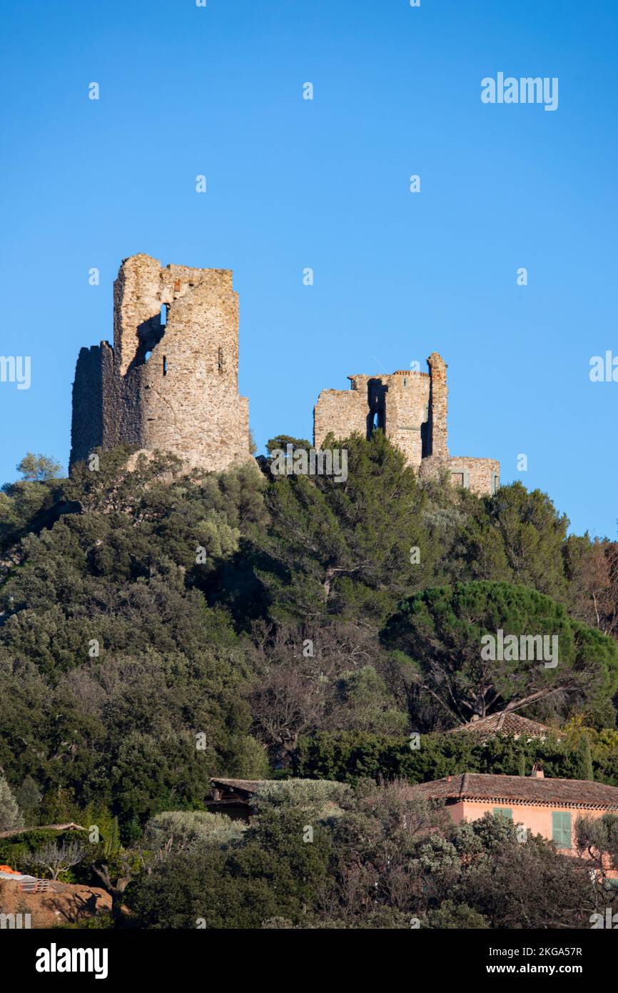 Grimaud, village médiéval français de la Côte d'Azur Banque D'Images