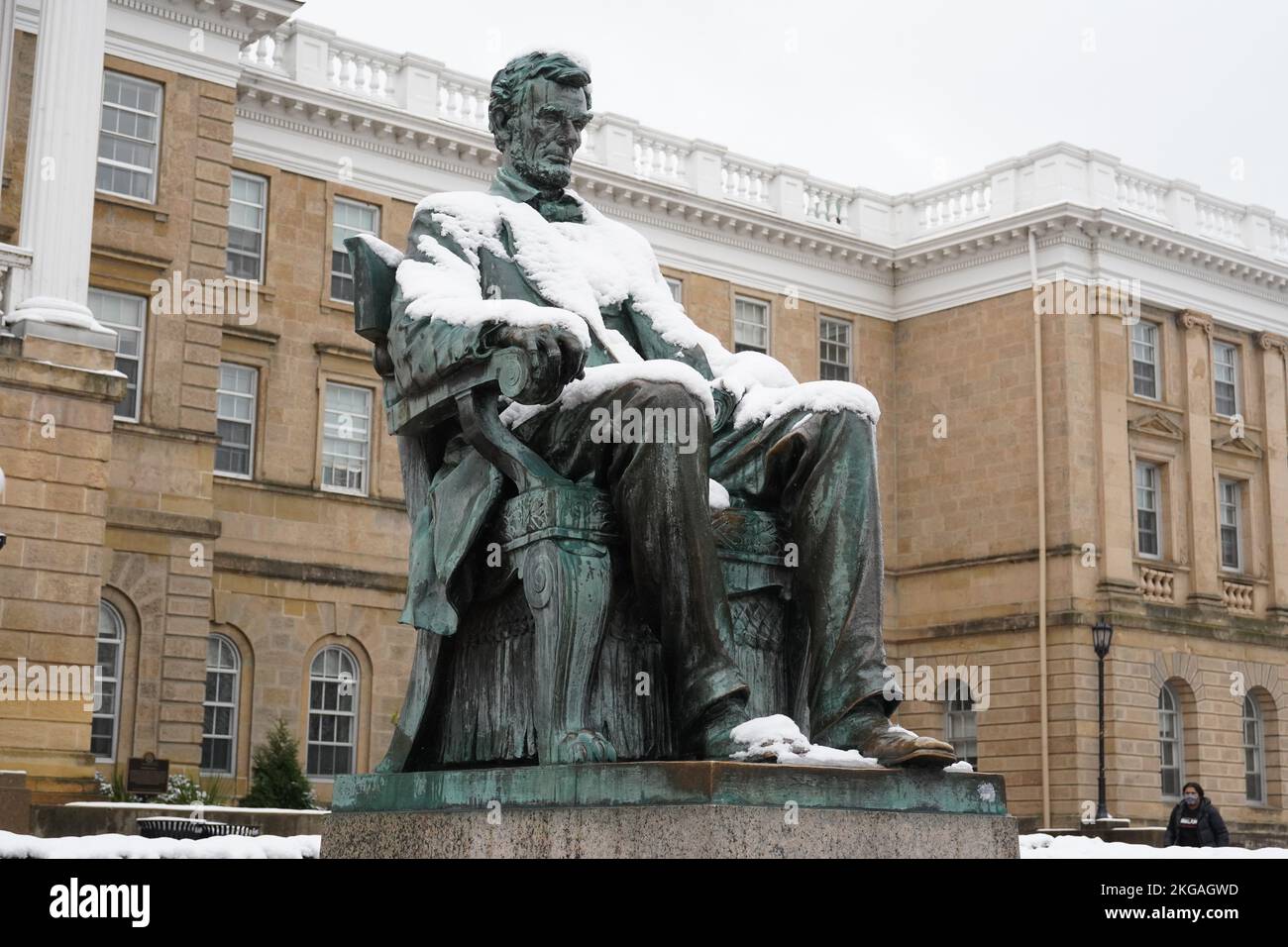 Une statue d'Abraham Lincoln au Bascom Hall de l'Université du Wisconsin, mercredi 22 novembre 2022, à Madison, WISC. Banque D'Images