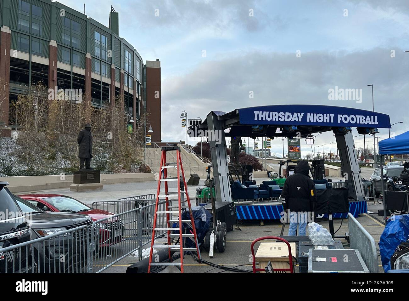 Une vue d'ensemble de l'émission de télévision Amazon Prime Thursday Night Football qui a lieu au lambeau Field, le mercredi 16 novembre 2022, à Green Bay, Banque D'Images