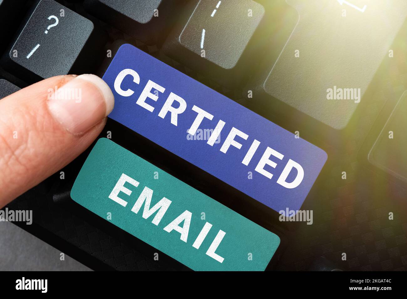 Affiche affichant un e-mail certifié. E-mail d'approche commerciale dont l'envoi est certifié par une tierce partie neutre Banque D'Images