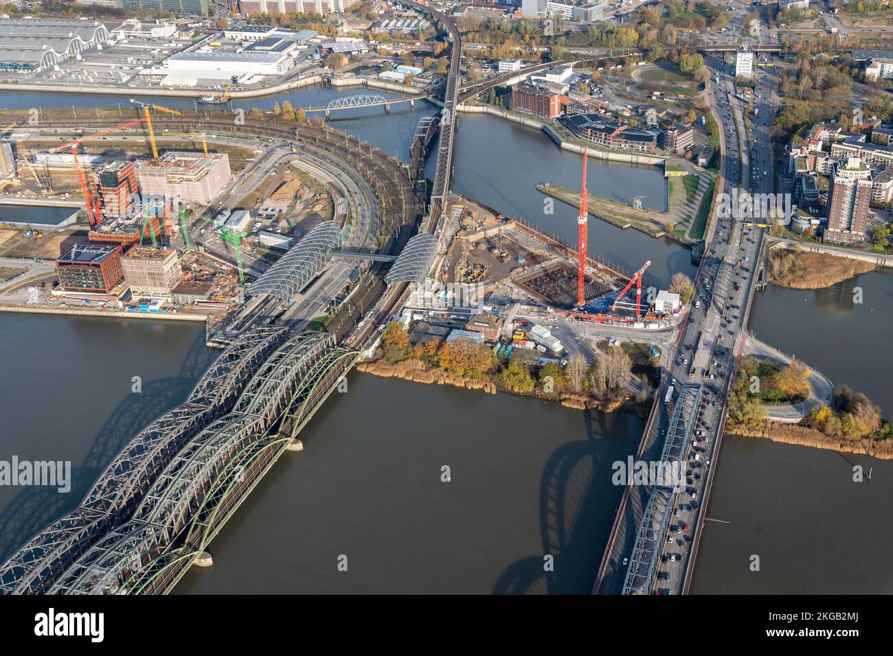 Vue aérienne de l'Elbtower, maison, nouveau bâtiment, chantier de construction, Freihafenelbbrücke, Ponts de chemin de fer, Billhorner Brücke, Neue Elbbrücke, train sta Banque D'Images