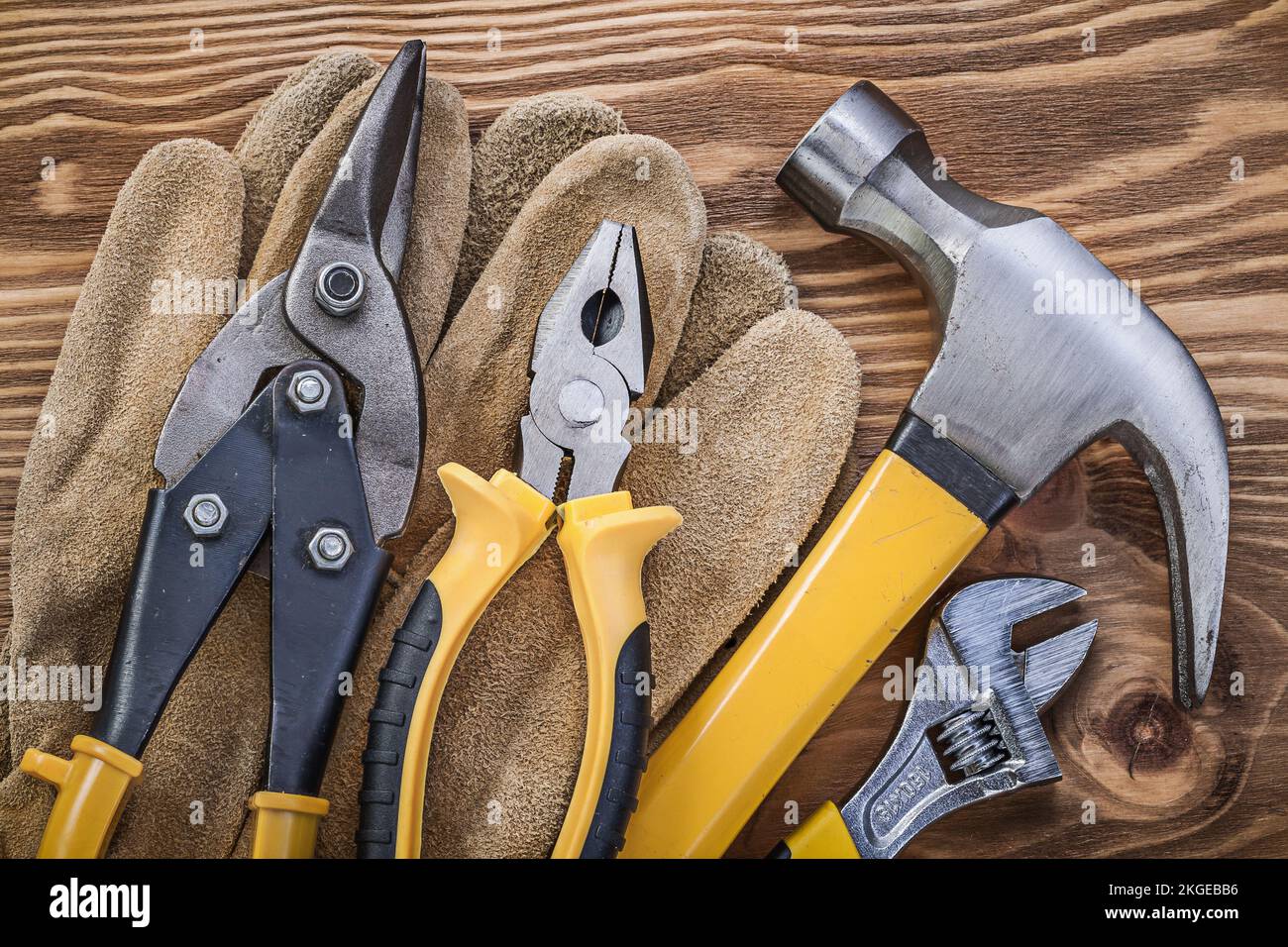 Gants de travail en cuir pince coupe acier cisaille étain marteau