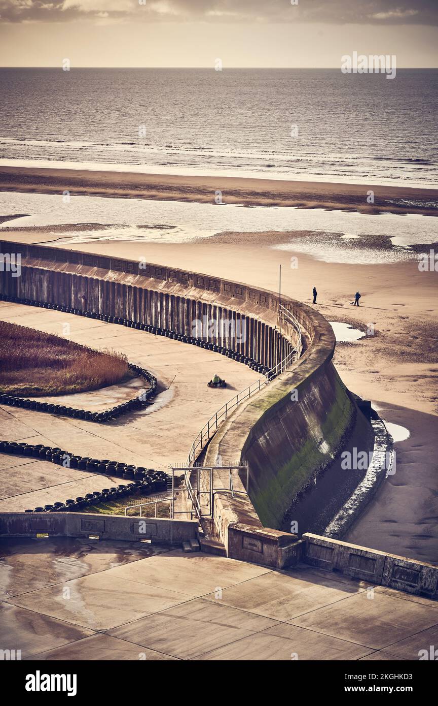 Allez sur la piste de kart et la plage de Blackpool à marée basse Banque D'Images