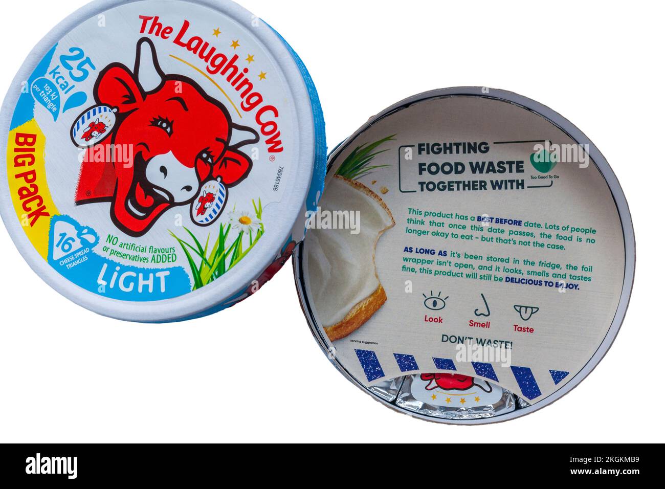 Lutter contre le gaspillage alimentaire avec Too Good to Go - informations dans le pack de la tartinade au fromage léger Laughing Cow Banque D'Images