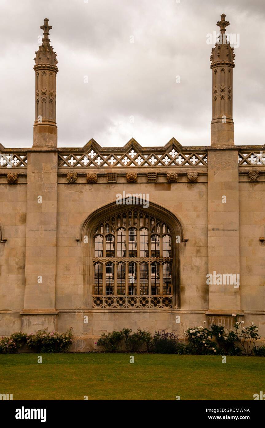 Élément architectural à écran de trasery gothique ouvert au King's College Cambridge University, Cambridge, Angleterre. Banque D'Images