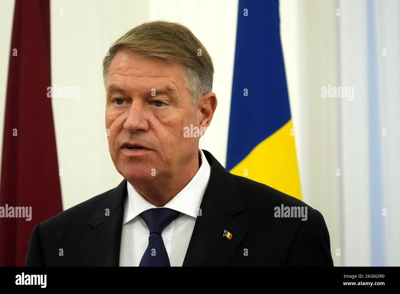 Le président roumain Klaus Iohannis prend la parole lors d'une conférence de presse à Riga, en Lettonie, 23 novembre 2022. REUTERS/Ints Kalnins Banque D'Images