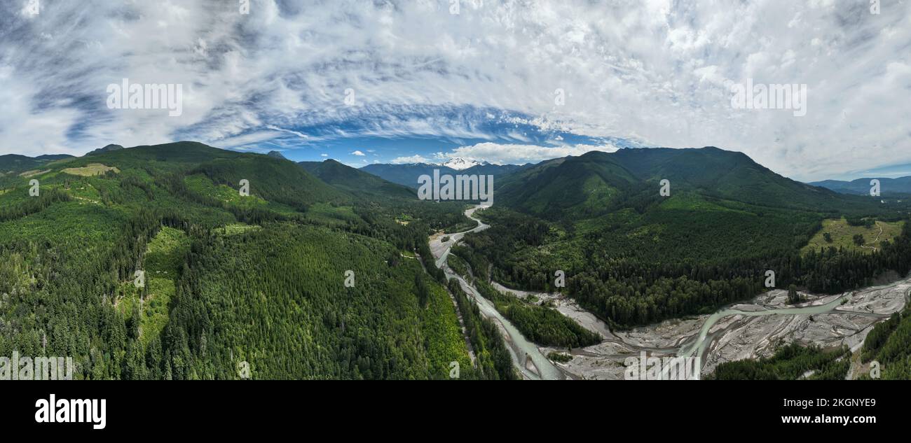 La rivière North Fork Nooksack qui coule au large de Mt. Baker, Washington Banque D'Images