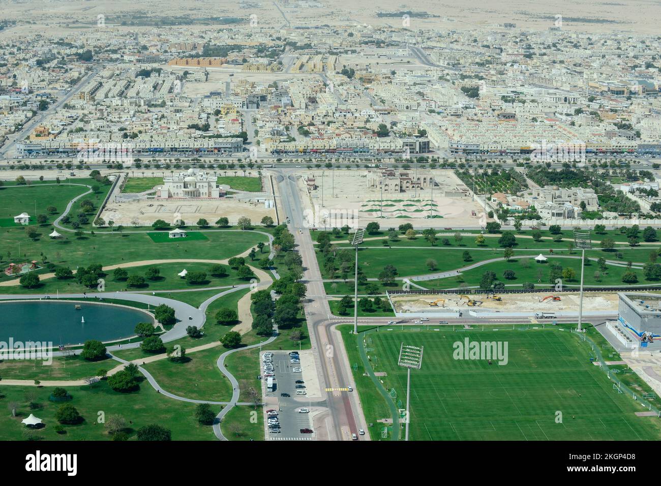 QATAR, Doha, Aspire sportspark au stade international de Khalifa pour la coupe du monde de la FIFA 2022, construit par un travailleur migrant / KATAR, Doha, Aspire Sportpark am Khalifa International Stadium fuer die FIFA Fussbalweltmeisterschaft 2022, gebaut von Gastarbeiter Banque D'Images