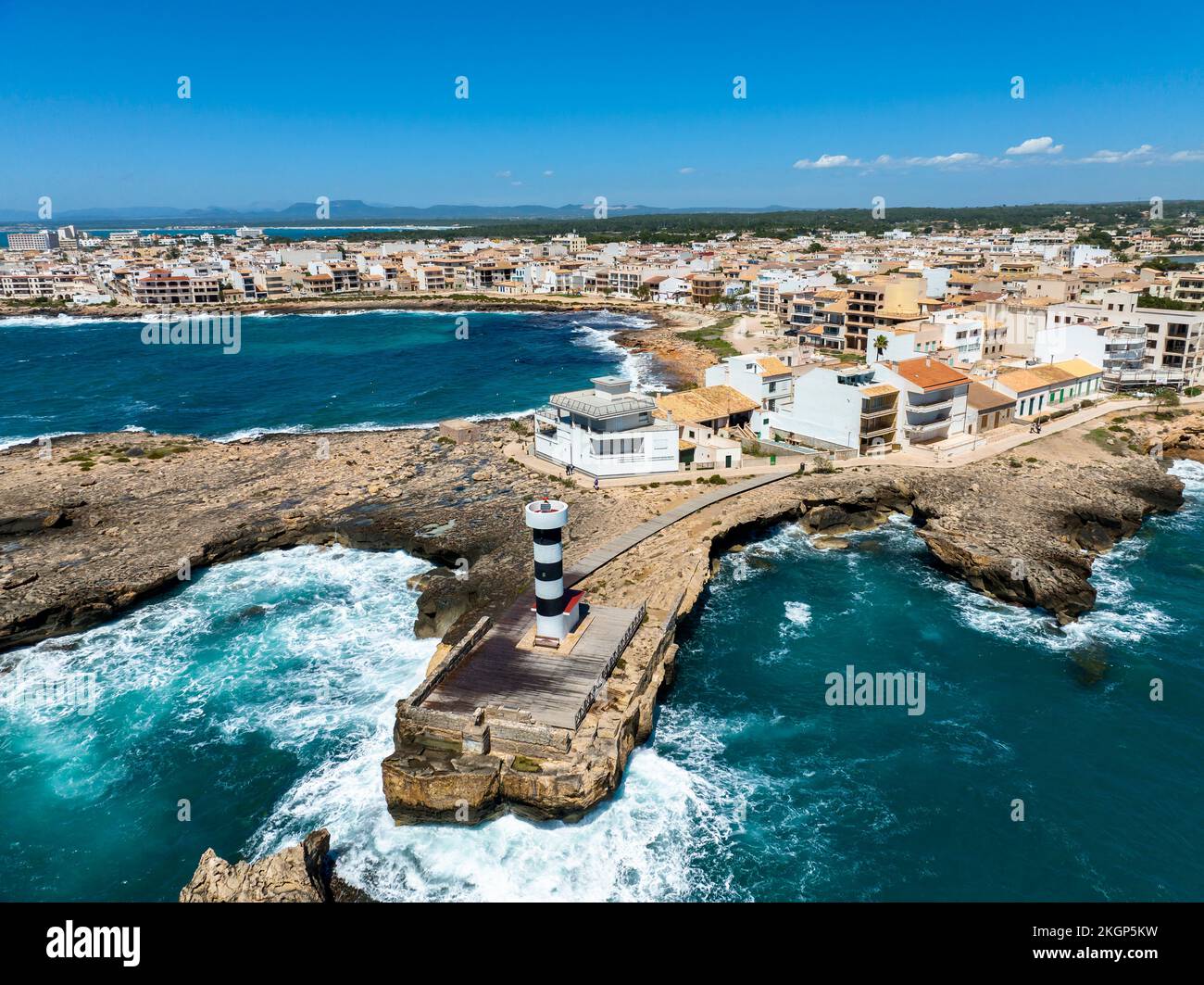 Espagne, Iles Baléares, Colonia de Sant Jordi, vue aérienne de la station balnéaire sur la côte méditerranéenne Banque D'Images