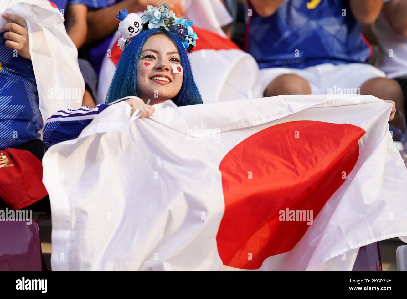 Doha, Qatar. 23rd novembre 2022. DOHA, QATAR - NOVEMBRE 23 : partisan de l'équipe Japon avant la coupe du monde de la FIFA, Qatar 2022 groupe E match entre l'Allemagne et le Japon au stade international de Khalifa sur 23 novembre 2022 à Doha, Qatar. (Photo de Florencia Tan Jun/PxImages) crédit: PX Images/Alamy Live News Banque D'Images