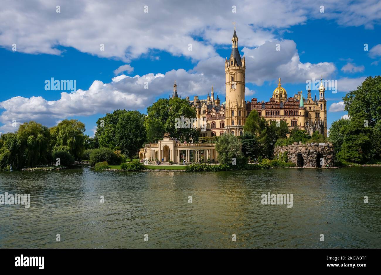 Schwerin, Mecklembourg-Poméranie-Occidentale, Allemagne - Château de Schwerin sur le lac Schwerin, siège du Parlement d'État de Mecklembourg-Poméranie-Occidentale, était la résidence Banque D'Images