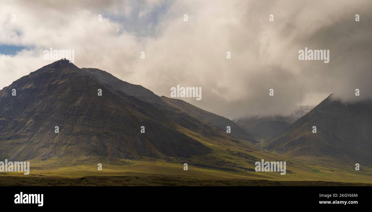 Les monts Endicott aux portes du parc national de l'Arctique, à Brooks Range, en Alaska Banque D'Images