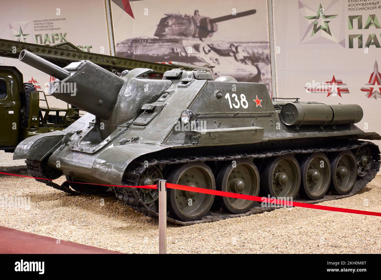 Fusil d'assaut soviétique SU-122. Musée des chars et des véhicules blindés à Patriot Park Banque D'Images